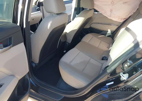 2019 Hyundai Elantra Se z USA, uszkodzony, nr VIN KMHD74LF5KU805844